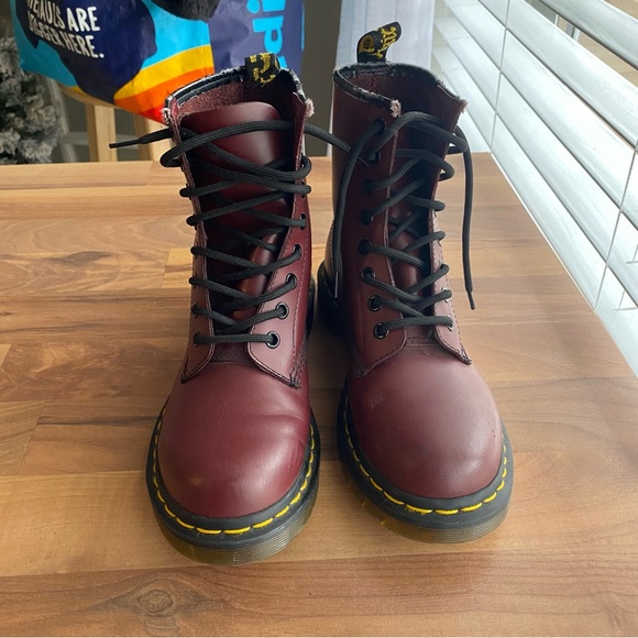 Cherry red Dr Marten boots - Picture 15 of 15